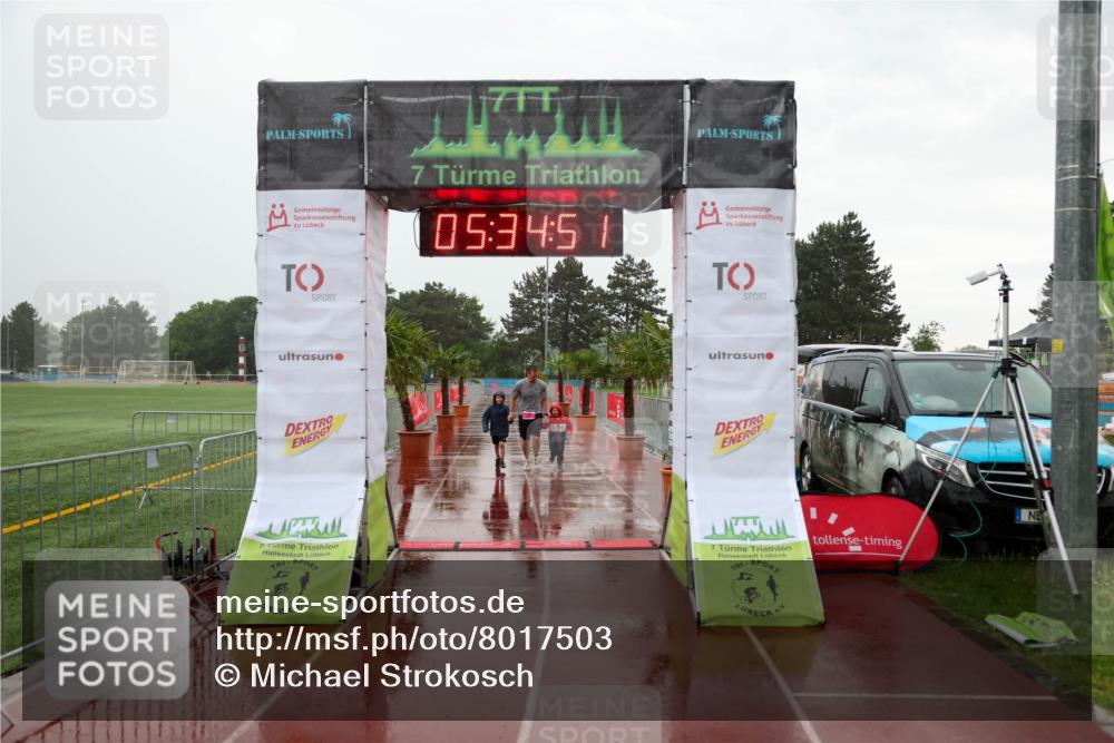 15.06.2025 - 7 Türme Triathlon Michael Strokosch http://msf.ph/oto/8017503 15.06.2025 15:34:51 Ziel  meine-sportfotos.de