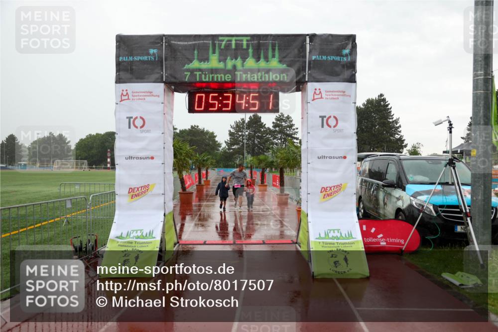 15.06.2025 - 7 Türme Triathlon Michael Strokosch http://msf.ph/oto/8017507 15.06.2025 15:34:51 Ziel  meine-sportfotos.de