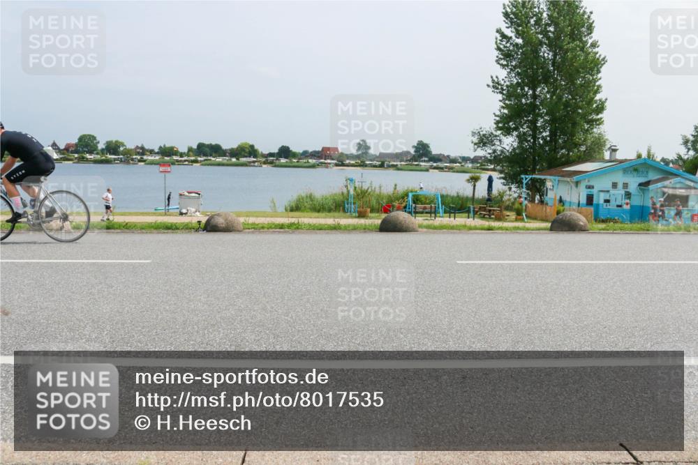 21.06.2025 - 27. Vierlanden-Triathlon H.Heesch http://msf.ph/oto/8017535 15.06.2025 11:59:15 Radfahren 720 meine-sportfotos.de