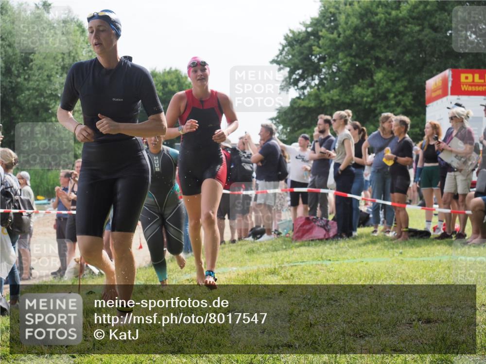 15.06.2025 - 27. Vierlanden-Triathlon KatJ http://msf.ph/oto/8017547 15.06.2025 10:16:52 Schwimmen 501, 516, 551, 595, 604, 633 meine-sportfotos.de