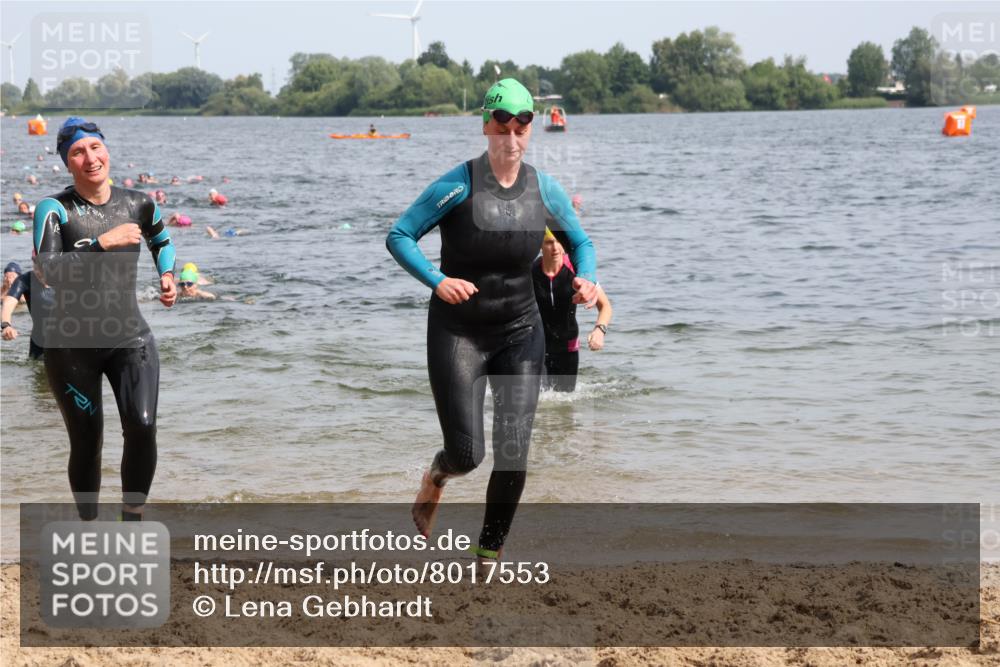 15.06.2025 - 27. Vierlanden-Triathlon Lena Gebhardt http://msf.ph/oto/8017553 15.06.2025 10:16:13 Schwimmen 445, 477, 489, 494, 523, 611 meine-sportfotos.de
