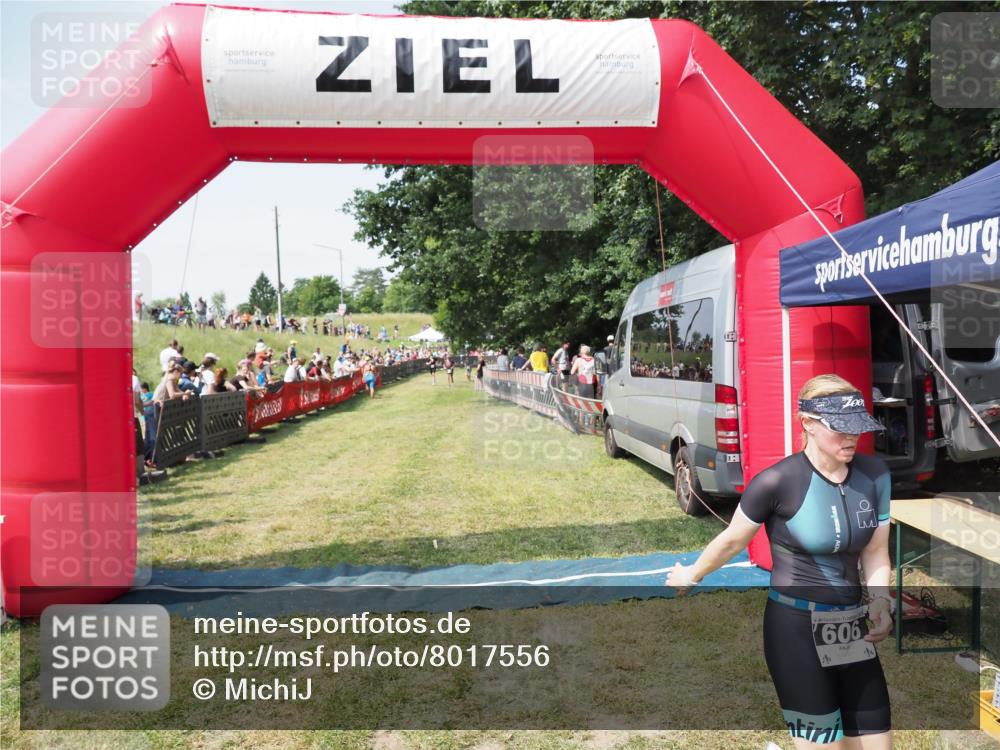 21.06.2025 - 27. Vierlanden-Triathlon MichiJ http://msf.ph/oto/8017556 15.06.2026 11:33:20 Ziel 317, 508, 606 meine-sportfotos.de