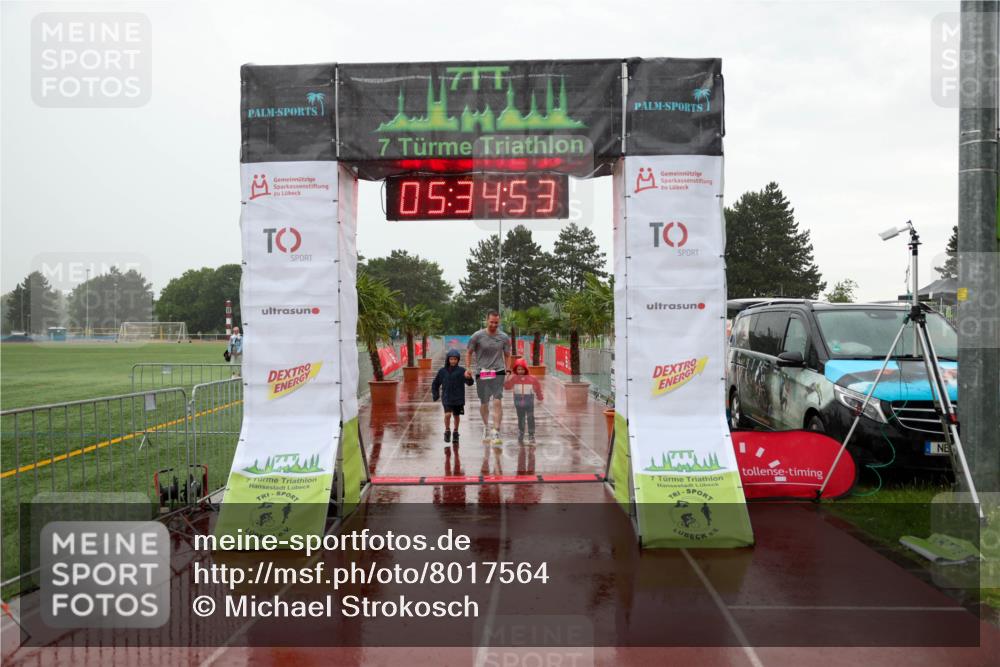 15.06.2025 - 7 Türme Triathlon Michael Strokosch http://msf.ph/oto/8017564 15.06.2025 15:34:52 Ziel  meine-sportfotos.de