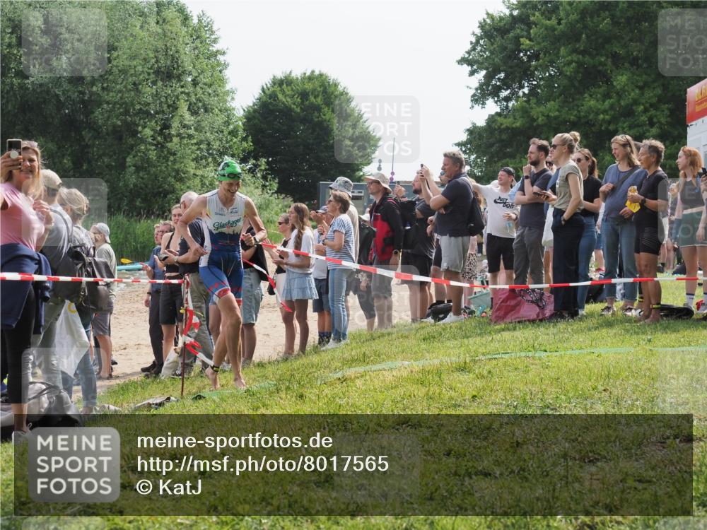 15.06.2025 - 27. Vierlanden-Triathlon KatJ http://msf.ph/oto/8017565 15.06.2025 10:16:54 Schwimmen 484, 501, 516, 551, 566, 595, 604, 633 meine-sportfotos.de