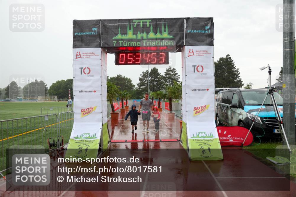 15.06.2025 - 7 Türme Triathlon Michael Strokosch http://msf.ph/oto/8017581 15.06.2025 15:34:53 Ziel  meine-sportfotos.de