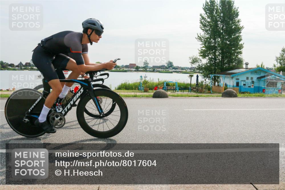 15.06.2025 - 27. Vierlanden-Triathlon H.Heesch http://msf.ph/oto/8017604 15.06.2025 09:20:00 Radfahren 47, 67, 187 meine-sportfotos.de