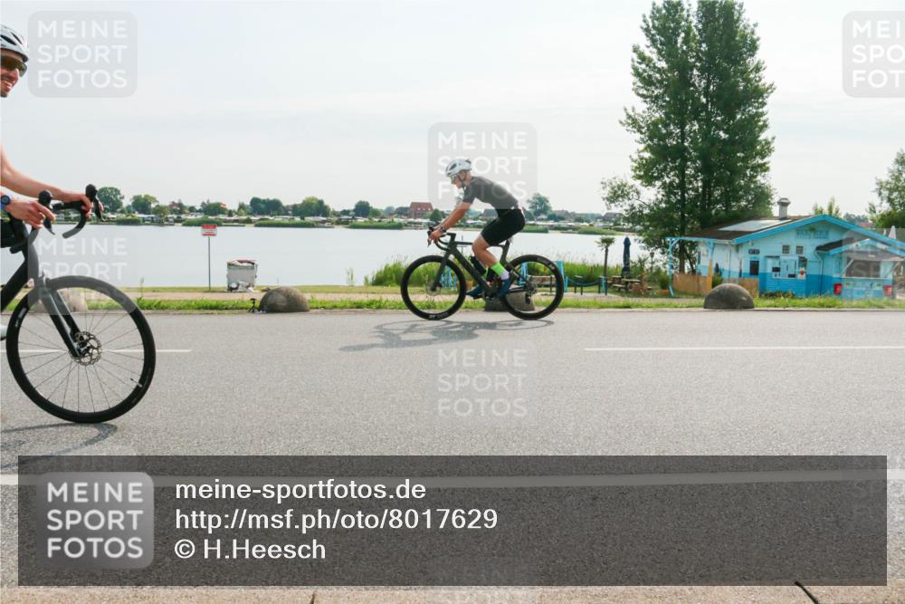 15.06.2025 - 27. Vierlanden-Triathlon H.Heesch http://msf.ph/oto/8017629 15.06.2025 09:20:06 Radfahren 3, 26, 100 meine-sportfotos.de
