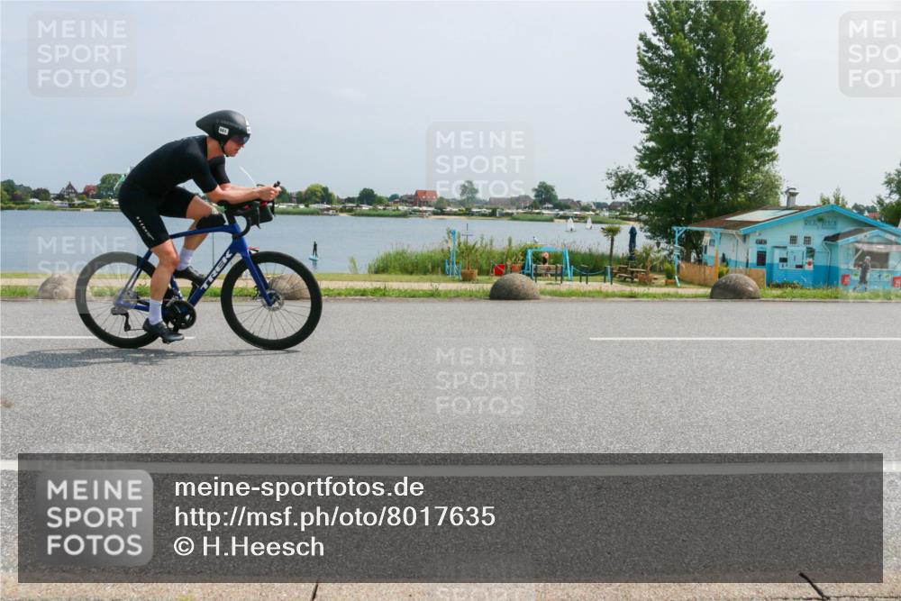 21.06.2025 - 27. Vierlanden-Triathlon H.Heesch http://msf.ph/oto/8017635 15.06.2025 11:59:38 Radfahren 661, 672, 719, 921 meine-sportfotos.de
