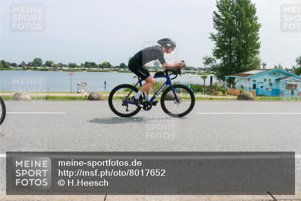 21.06.2025 - 27. Vierlanden-Triathlon H.Heesch http://msf.ph/oto/8017652 15.06.2025 11:59:38 Radfahren 661, 672, 719, 921 meine-sportfotos.de