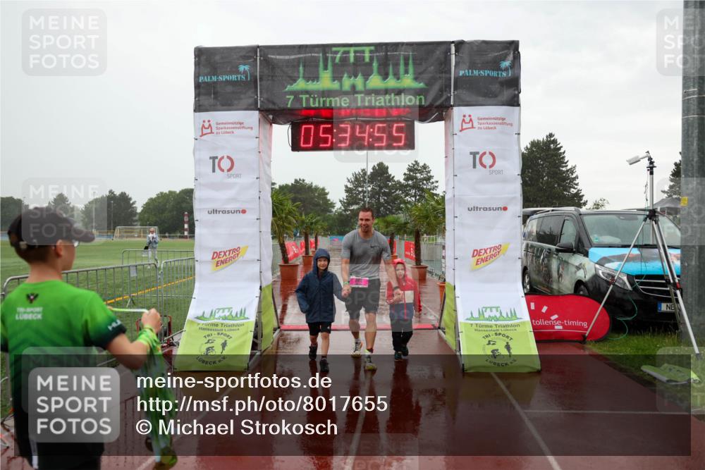 15.06.2025 - 7 Türme Triathlon Michael Strokosch http://msf.ph/oto/8017655 15.06.2025 15:34:55 Ziel  meine-sportfotos.de