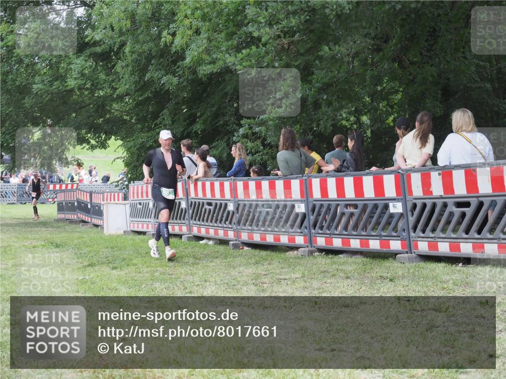 21.06.2025 - 27. Vierlanden-Triathlon KatJ http://msf.ph/oto/8017661 15.06.2025 13:17:42 Ziel 132, 862 meine-sportfotos.de