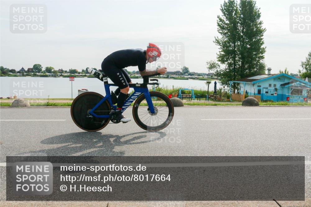 15.06.2025 - 27. Vierlanden-Triathlon H.Heesch http://msf.ph/oto/8017664 15.06.2025 09:20:07 Radfahren 3, 26, 100 meine-sportfotos.de
