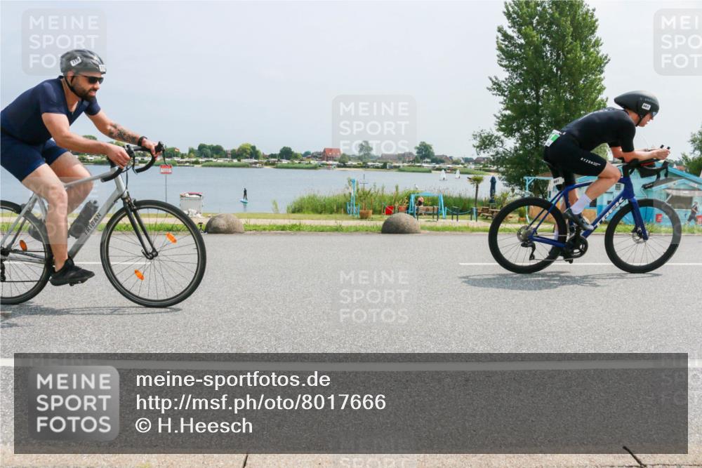 21.06.2025 - 27. Vierlanden-Triathlon H.Heesch http://msf.ph/oto/8017666 15.06.2025 11:59:39 Radfahren 661, 672, 719, 921 meine-sportfotos.de
