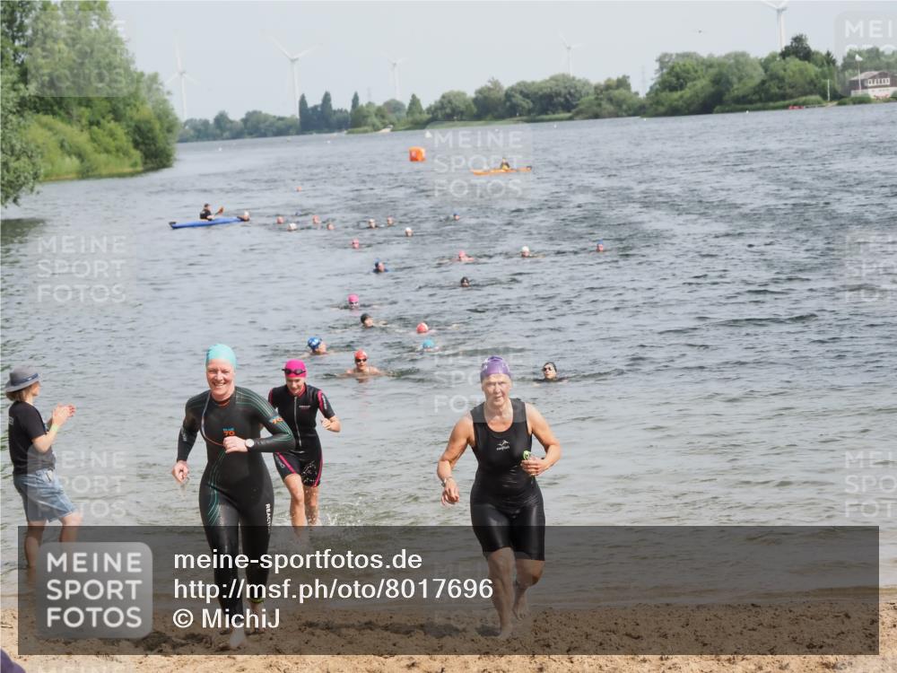 21.06.2025 - 27. Vierlanden-Triathlon MichiJ http://msf.ph/oto/8017696 15.06.2026 10:18:02 Schwimmen 515, 550, 571, 629 meine-sportfotos.de
