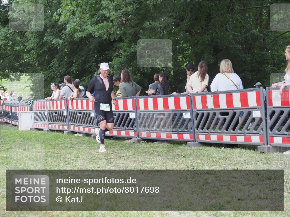 21.06.2025 - 27. Vierlanden-Triathlon KatJ http://msf.ph/oto/8017698 15.06.2025 13:17:43 Ziel 132, 862 meine-sportfotos.de
