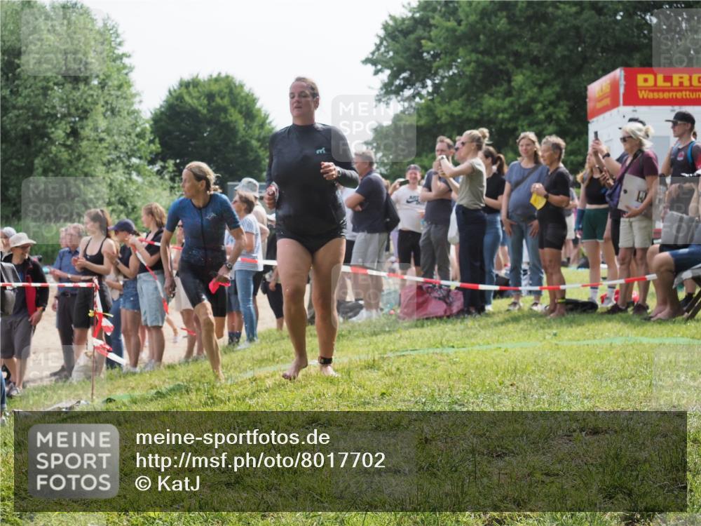 15.06.2025 - 27. Vierlanden-Triathlon KatJ http://msf.ph/oto/8017702 15.06.2025 10:17:04 Schwimmen 471, 479, 484, 551, 566, 567, 595, 602, 610 meine-sportfotos.de
