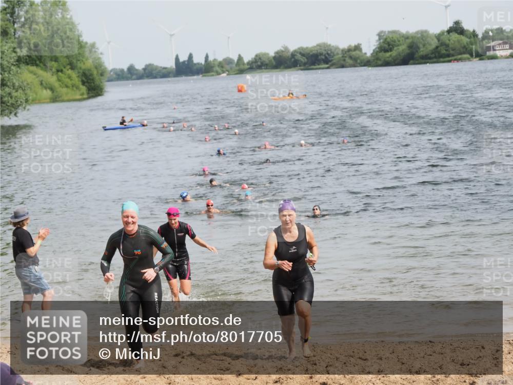 21.06.2025 - 27. Vierlanden-Triathlon MichiJ http://msf.ph/oto/8017705 15.06.2026 10:18:02 Schwimmen 515, 550, 571, 629 meine-sportfotos.de