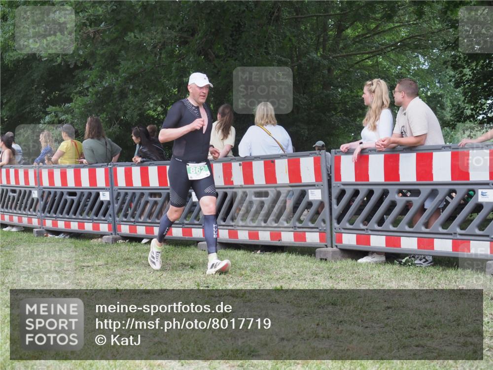 21.06.2025 - 27. Vierlanden-Triathlon KatJ http://msf.ph/oto/8017719 15.06.2025 13:17:44 Ziel 132, 862 meine-sportfotos.de