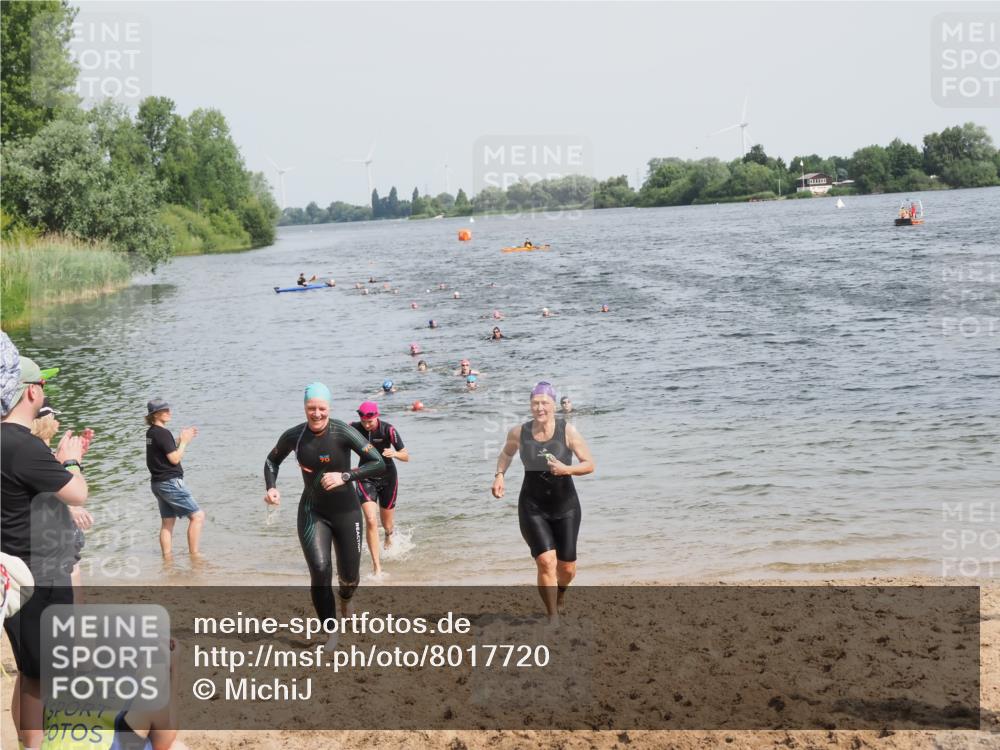 21.06.2025 - 27. Vierlanden-Triathlon MichiJ http://msf.ph/oto/8017720 15.06.2026 10:18:03 Schwimmen 515, 550, 571, 629 meine-sportfotos.de