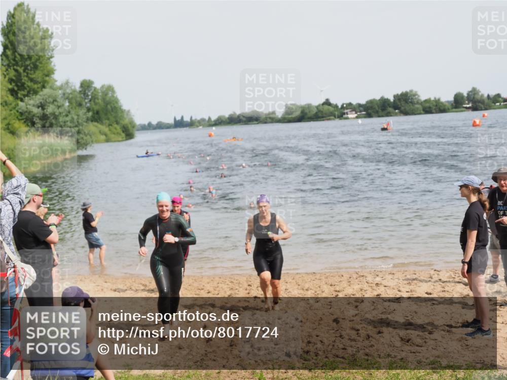 21.06.2025 - 27. Vierlanden-Triathlon MichiJ http://msf.ph/oto/8017724 15.06.2026 10:18:04 Schwimmen 515, 550, 629 meine-sportfotos.de