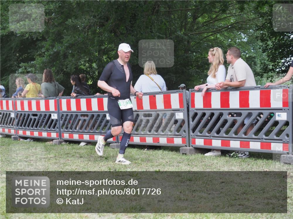 21.06.2025 - 27. Vierlanden-Triathlon KatJ http://msf.ph/oto/8017726 15.06.2025 13:17:44 Ziel 132, 862 meine-sportfotos.de