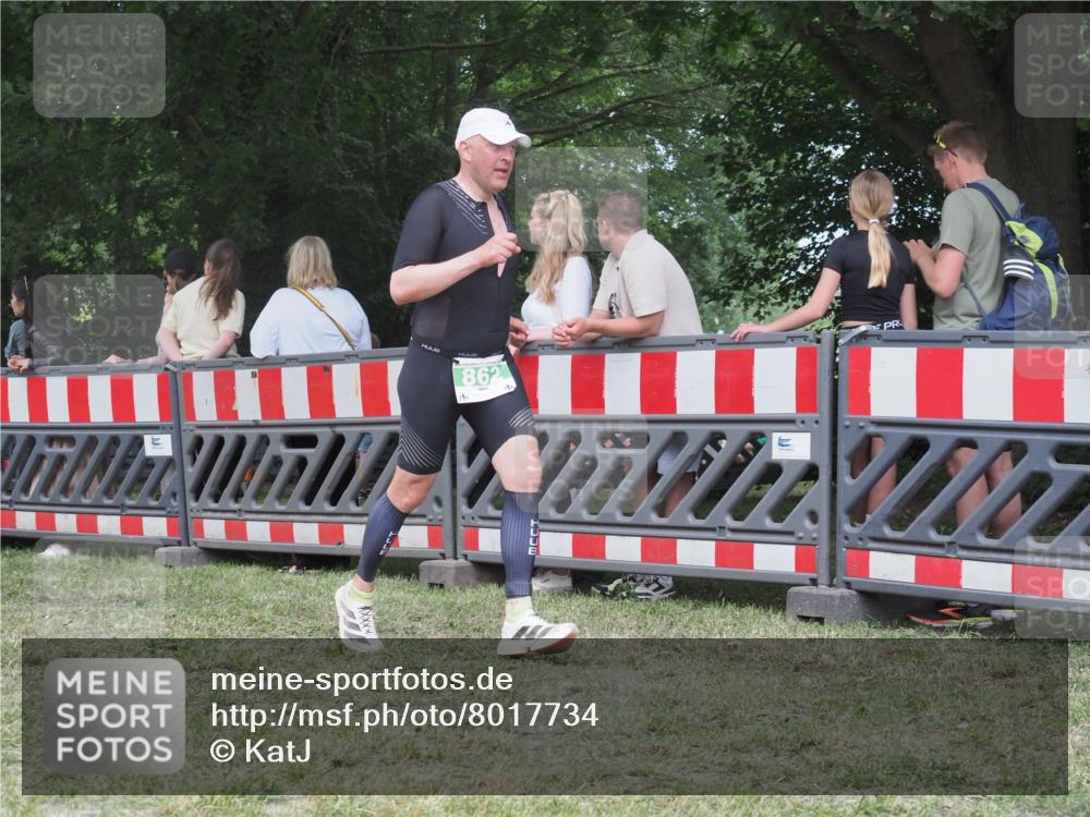 21.06.2025 - 27. Vierlanden-Triathlon KatJ http://msf.ph/oto/8017734 15.06.2025 13:17:45 Ziel 132, 862 meine-sportfotos.de