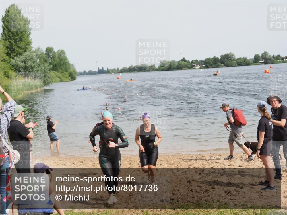 21.06.2025 - 27. Vierlanden-Triathlon MichiJ http://msf.ph/oto/8017736 15.06.2026 10:18:05 Schwimmen 515, 550, 629 meine-sportfotos.de