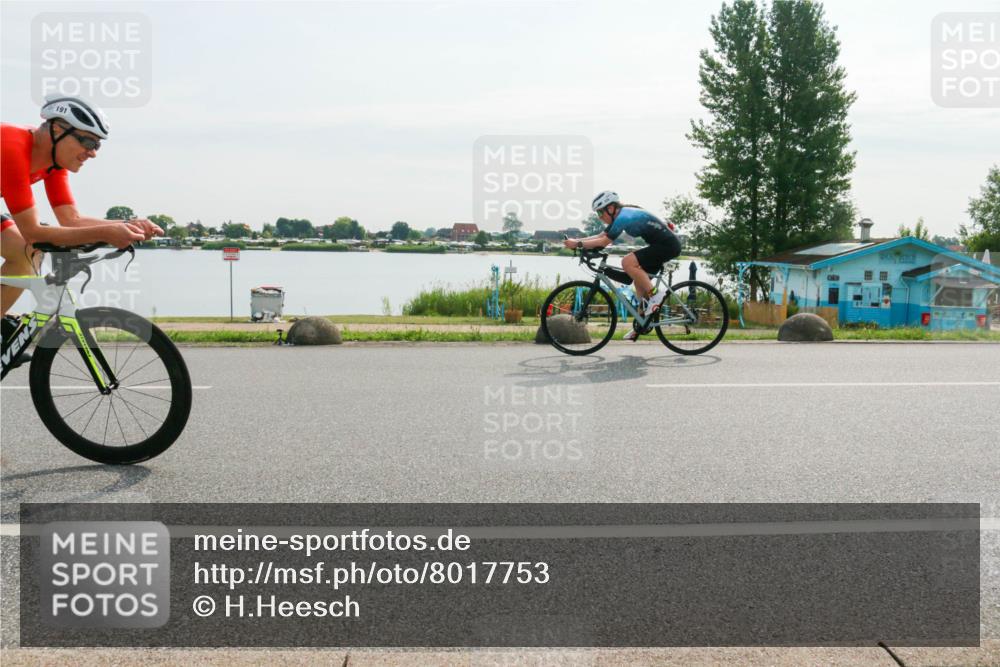 15.06.2025 - 27. Vierlanden-Triathlon H.Heesch http://msf.ph/oto/8017753 15.06.2025 09:20:28 Radfahren 75, 94, 191, 224, 229 meine-sportfotos.de