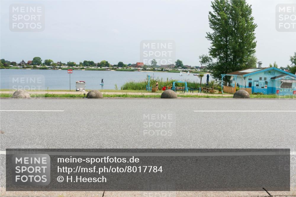 21.06.2025 - 27. Vierlanden-Triathlon H.Heesch http://msf.ph/oto/8017784 15.06.2025 11:59:41 Radfahren 661, 672, 719, 921 meine-sportfotos.de