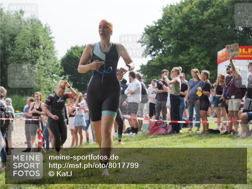 15.06.2025 - 27. Vierlanden-Triathlon KatJ http://msf.ph/oto/8017799 15.06.2025 10:17:09 Schwimmen 471, 479, 484, 510, 556, 566, 567, 602, 610 meine-sportfotos.de
