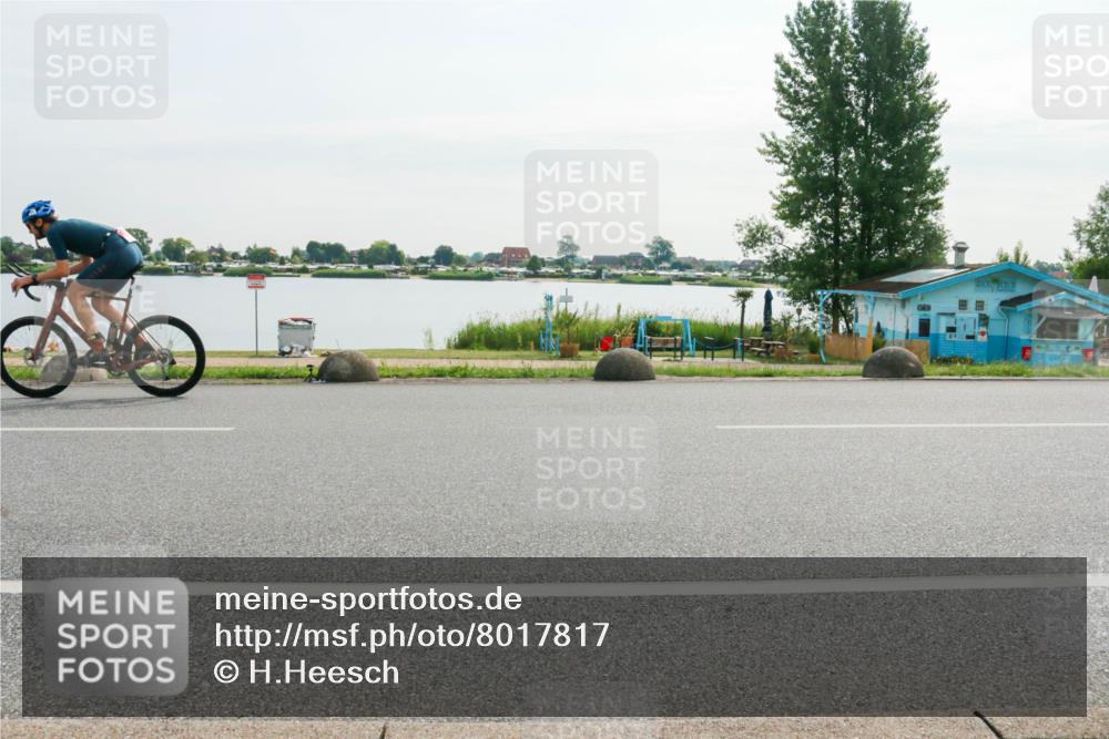 15.06.2025 - 27. Vierlanden-Triathlon H.Heesch http://msf.ph/oto/8017817 15.06.2025 09:20:52 Radfahren 21, 88, 121, 194 meine-sportfotos.de