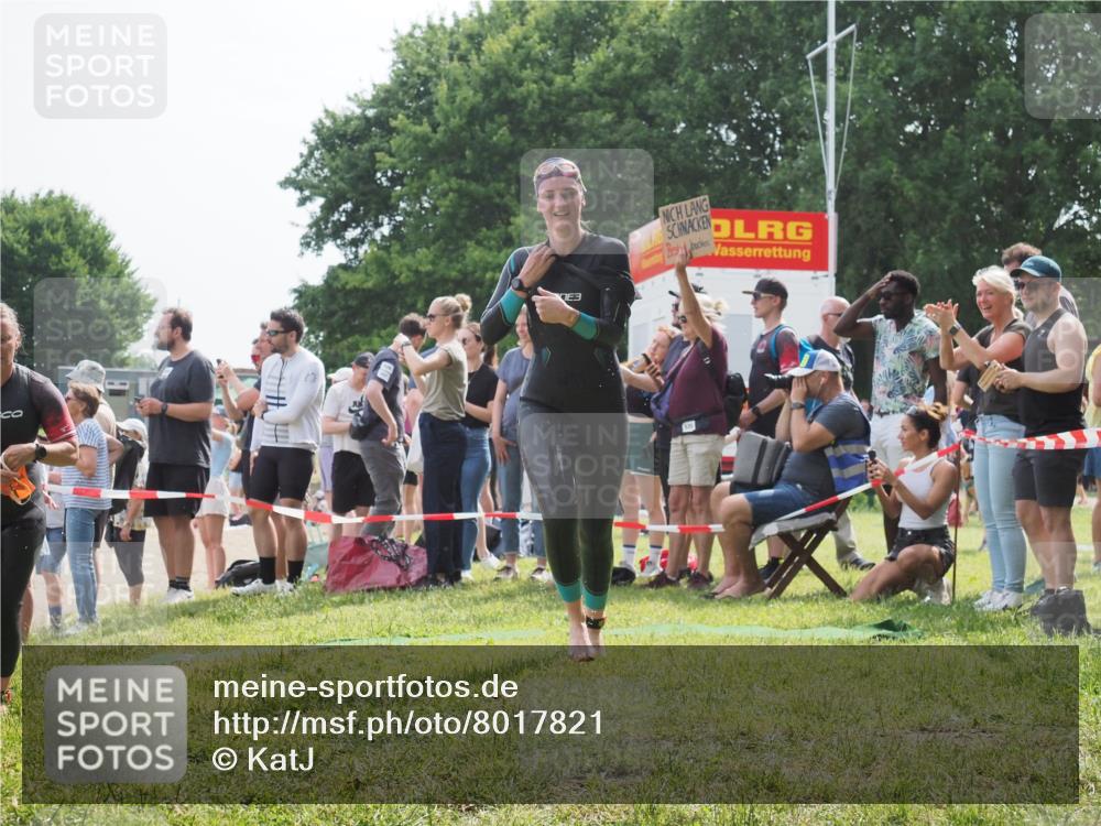 15.06.2025 - 27. Vierlanden-Triathlon KatJ http://msf.ph/oto/8017821 15.06.2025 10:17:11 Schwimmen 471, 479, 510, 556, 567, 602, 610 meine-sportfotos.de
