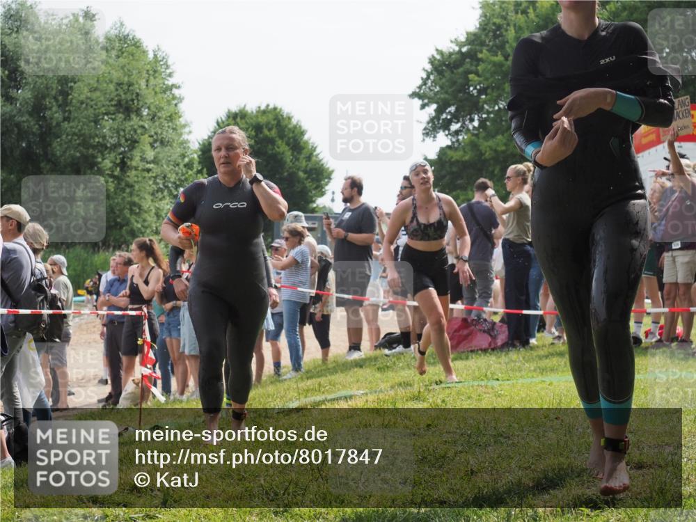15.06.2025 - 27. Vierlanden-Triathlon KatJ http://msf.ph/oto/8017847 15.06.2025 10:17:12 Schwimmen 471, 479, 510, 556, 567, 575, 602, 610 meine-sportfotos.de