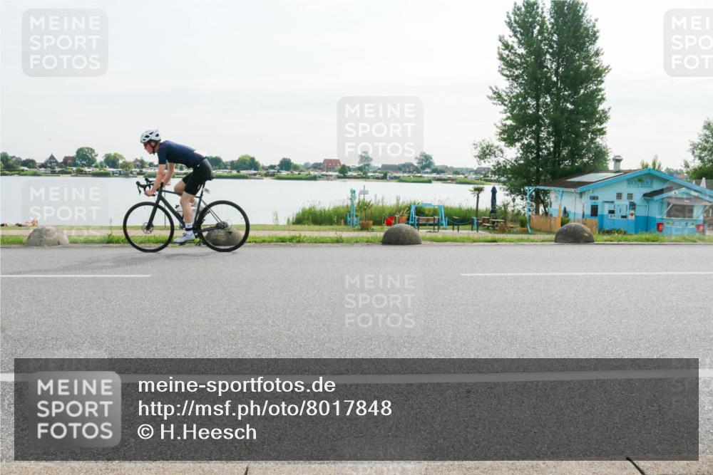 15.06.2025 - 27. Vierlanden-Triathlon H.Heesch http://msf.ph/oto/8017848 15.06.2025 09:21:10 Radfahren 102, 145, 237 meine-sportfotos.de