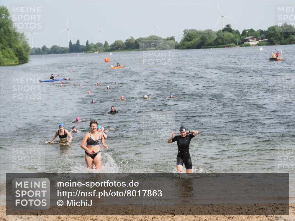 21.06.2025 - 27. Vierlanden-Triathlon MichiJ http://msf.ph/oto/8017863 15.06.2026 10:18:13 Schwimmen 515, 550, 568, 586, 629 meine-sportfotos.de