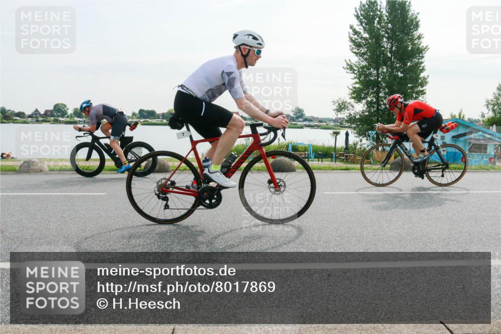 15.06.2025 - 27. Vierlanden-Triathlon H.Heesch http://msf.ph/oto/8017869 15.06.2025 09:21:25 Radfahren 2, 7, 35, 147, 165 meine-sportfotos.de