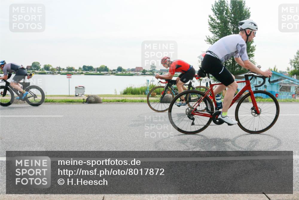 15.06.2025 - 27. Vierlanden-Triathlon H.Heesch http://msf.ph/oto/8017872 15.06.2025 09:21:25 Radfahren 2, 7, 35, 147, 165 meine-sportfotos.de