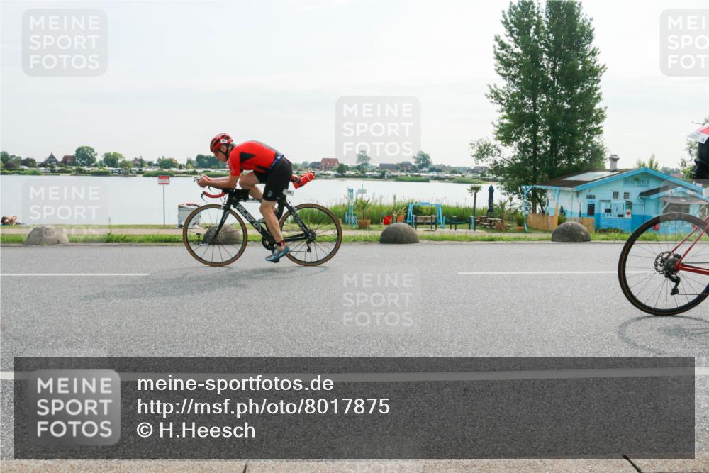 15.06.2025 - 27. Vierlanden-Triathlon H.Heesch http://msf.ph/oto/8017875 15.06.2025 09:21:25 Radfahren 2, 7, 35, 147, 165 meine-sportfotos.de