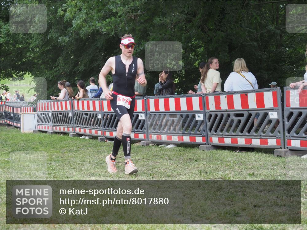 21.06.2025 - 27. Vierlanden-Triathlon KatJ http://msf.ph/oto/8017880 15.06.2025 13:17:52 Ziel 132, 196, 816 meine-sportfotos.de