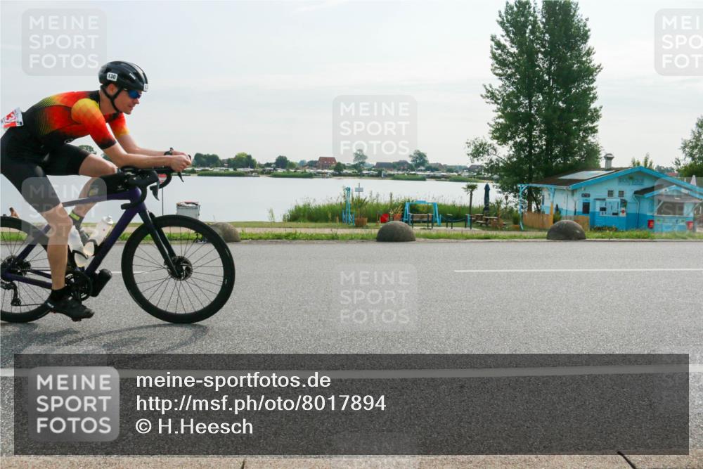15.06.2025 - 27. Vierlanden-Triathlon H.Heesch http://msf.ph/oto/8017894 15.06.2025 09:21:37 Radfahren 130 meine-sportfotos.de