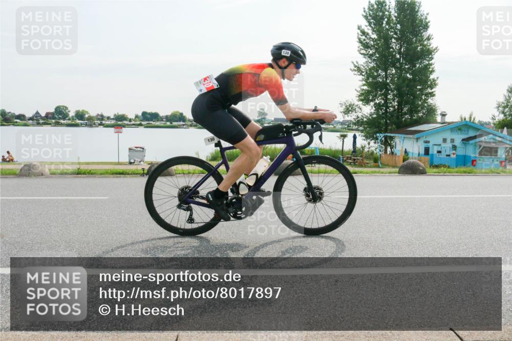 15.06.2025 - 27. Vierlanden-Triathlon H.Heesch http://msf.ph/oto/8017897 15.06.2025 09:21:37 Radfahren 130 meine-sportfotos.de