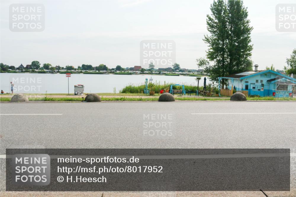 15.06.2025 - 27. Vierlanden-Triathlon H.Heesch http://msf.ph/oto/8017952 15.06.2025 09:22:27 Radfahren 154 meine-sportfotos.de