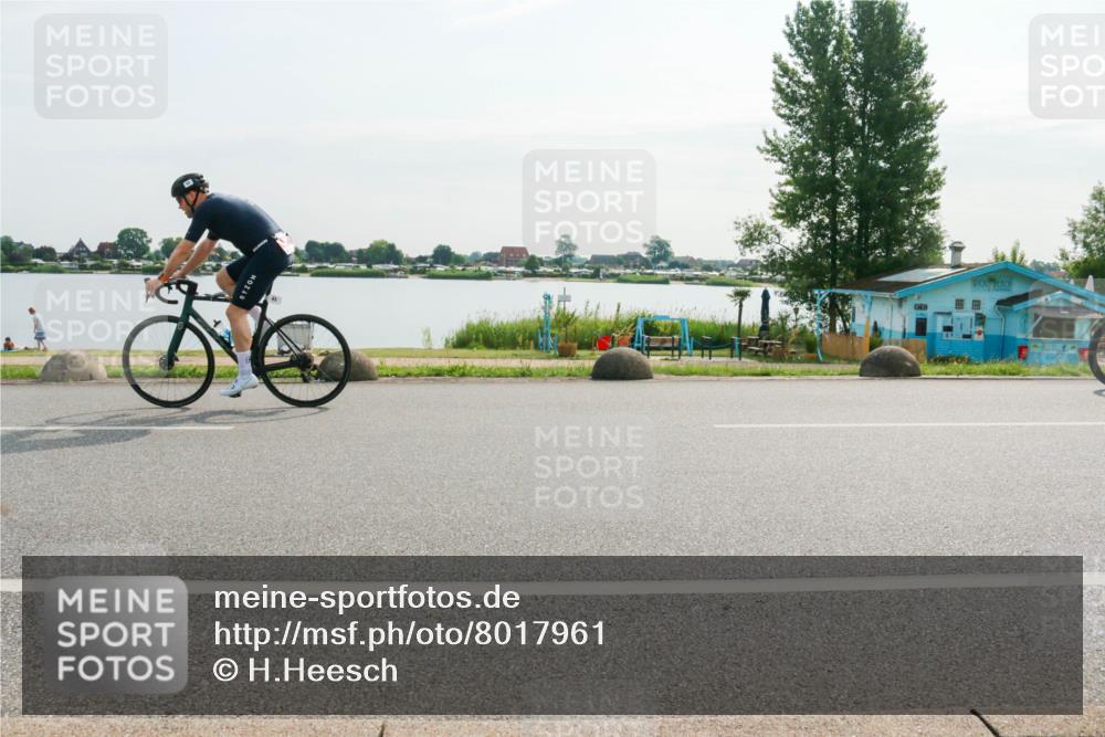 15.06.2025 - 27. Vierlanden-Triathlon H.Heesch http://msf.ph/oto/8017961 15.06.2025 09:22:32 Radfahren 43, 104 meine-sportfotos.de