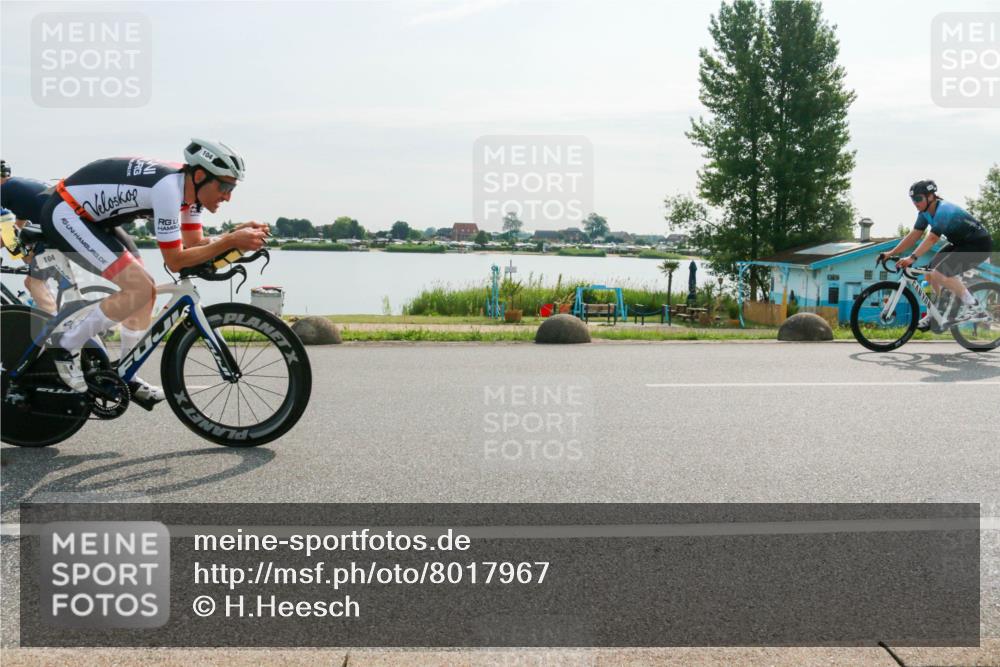 15.06.2025 - 27. Vierlanden-Triathlon H.Heesch http://msf.ph/oto/8017967 15.06.2025 09:22:32 Radfahren 43, 104 meine-sportfotos.de