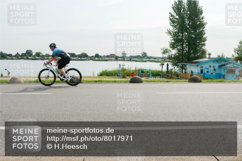 15.06.2025 - 27. Vierlanden-Triathlon H.Heesch http://msf.ph/oto/8017971 15.06.2025 09:22:33 Radfahren 43, 104 meine-sportfotos.de