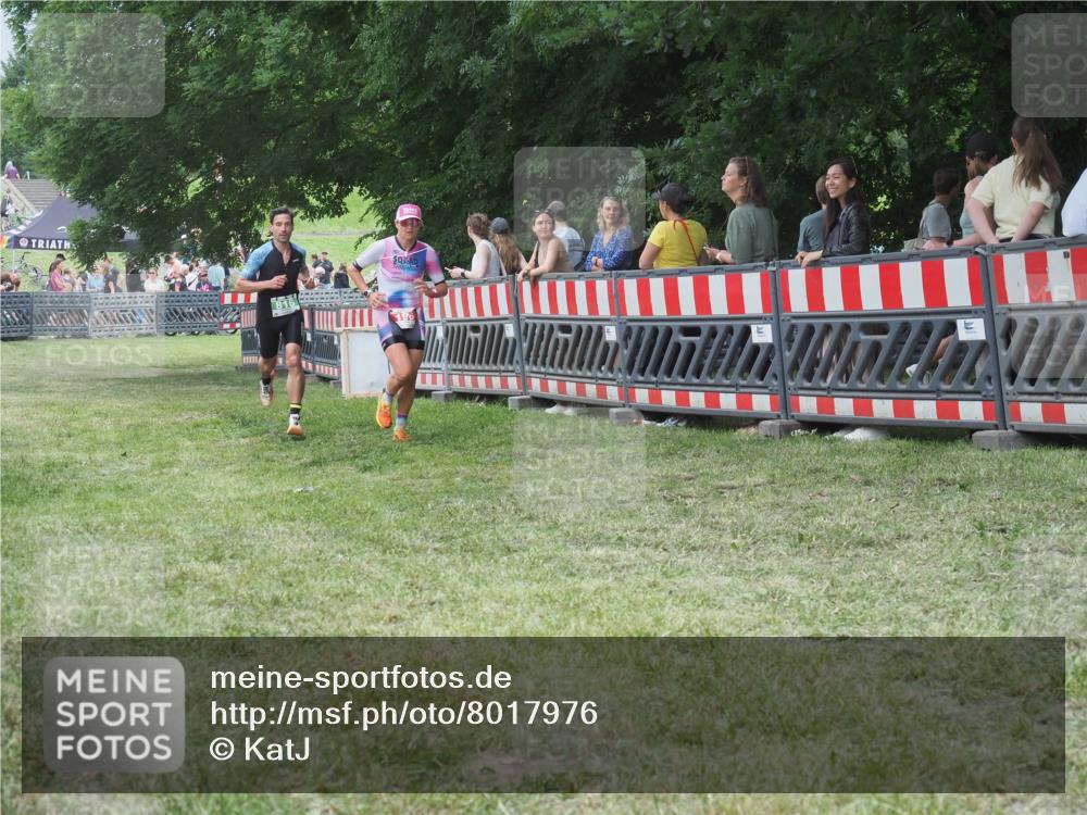 21.06.2025 - 27. Vierlanden-Triathlon KatJ http://msf.ph/oto/8017976 15.06.2025 13:17:54 Ziel 132, 196, 816 meine-sportfotos.de