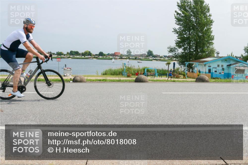 21.06.2025 - 27. Vierlanden-Triathlon H.Heesch http://msf.ph/oto/8018008 15.06.2025 12:00:04 Radfahren 776 meine-sportfotos.de