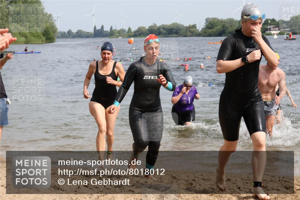 15.06.2025 - 27. Vierlanden-Triathlon Lena Gebhardt http://msf.ph/oto/8018012 15.06.2025 10:16:26 Schwimmen 477, 487, 491, 494, 499, 523, 526, 549, 574, 611, 614, 634 meine-sportfotos.de