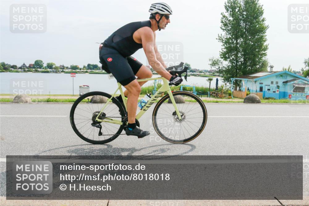 15.06.2025 - 27. Vierlanden-Triathlon H.Heesch http://msf.ph/oto/8018018 15.06.2025 10:14:15 Radfahren 125, 452, 456 meine-sportfotos.de