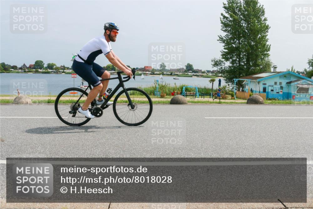 21.06.2025 - 27. Vierlanden-Triathlon H.Heesch http://msf.ph/oto/8018028 15.06.2025 12:00:04 Radfahren 776 meine-sportfotos.de